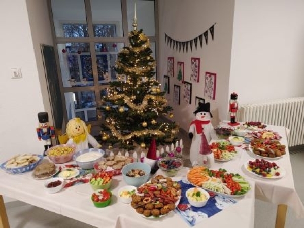 Weihnachtsfeier - Beim Buffet war für jeden was dabei.