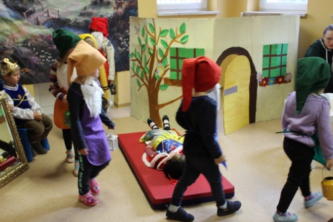 Märchenaufführung beim Elternnachmittag