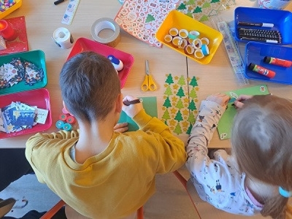 auch Weihnachtskarten konnten gestaltet werden