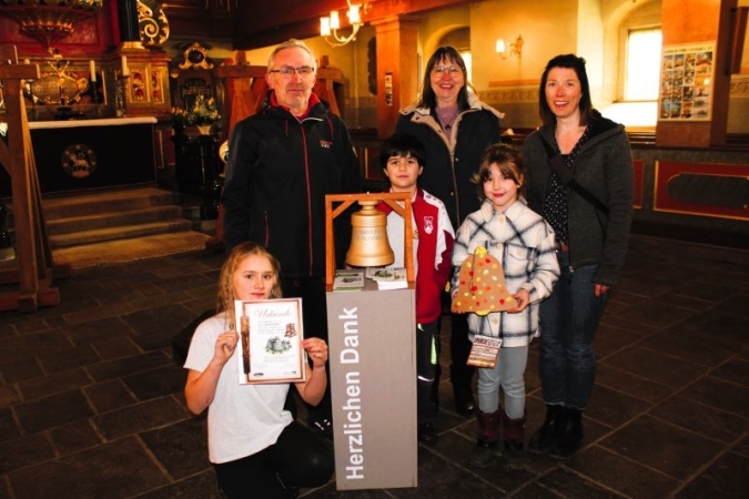 Übergabe der Spende an die Zöblitzer Kirche