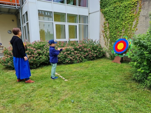 Zielen beim Armbrustschießen